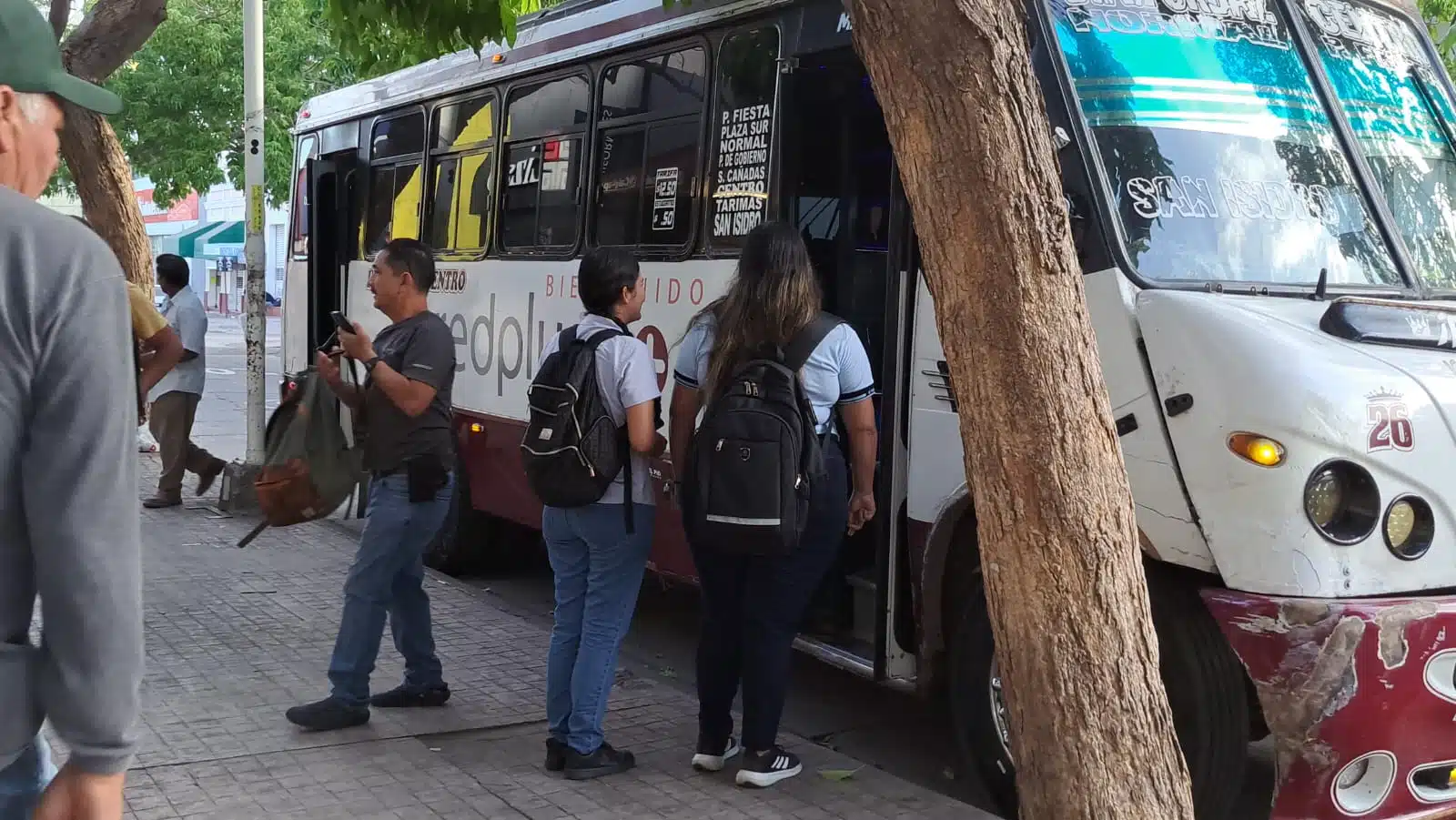 Llaman a estudiantes a denunciar a choferes que no respeten la tarifa de 3.50 pesos