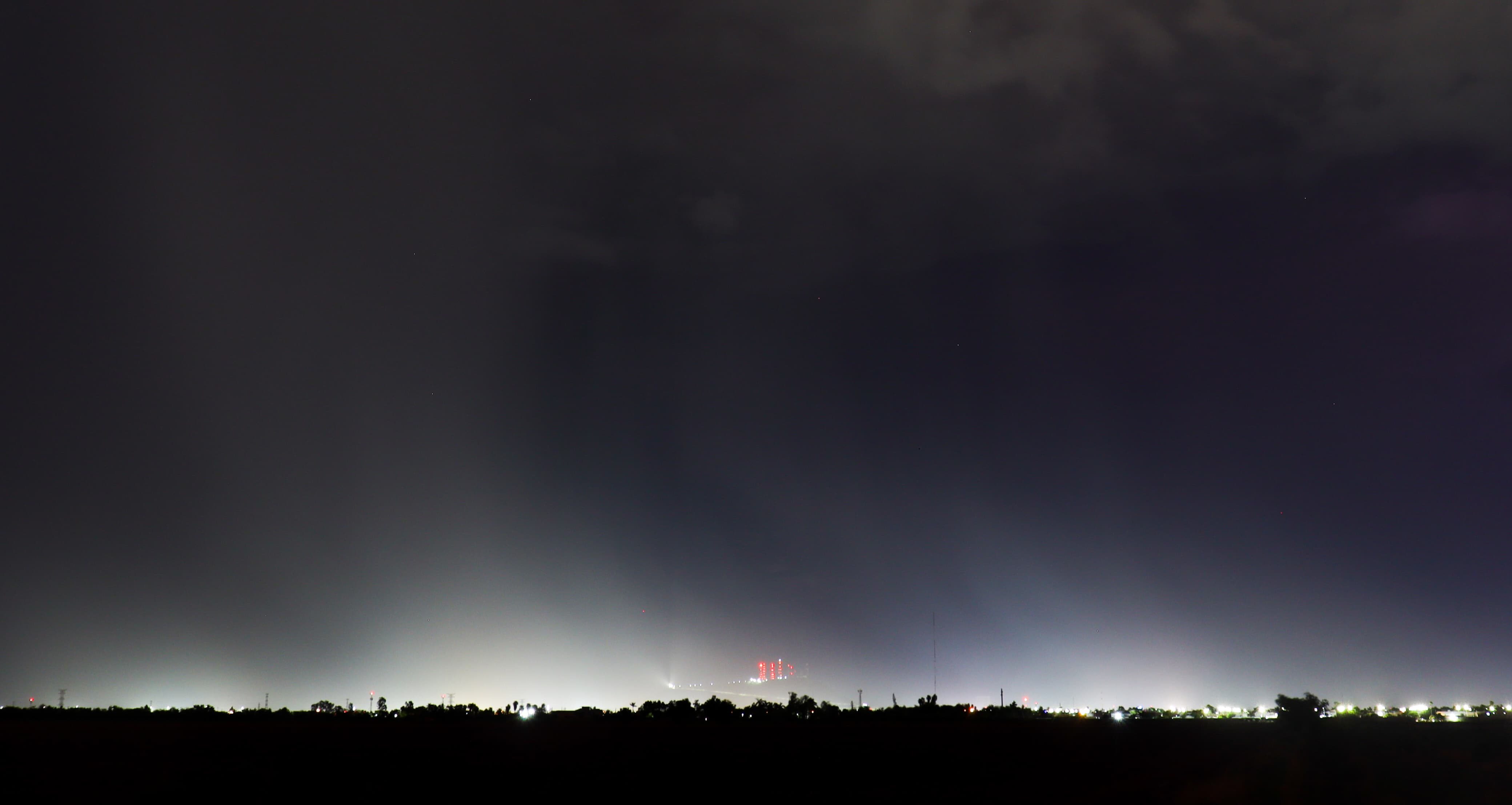 Tarde-noche de llovizna en Los Mochis.