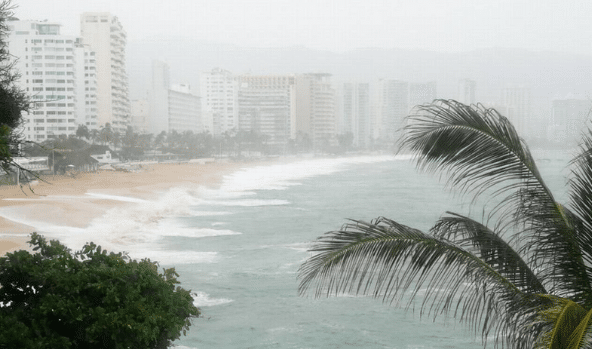 Declaran alerta roja en el estado de Guerrero por la tormenta tropical John