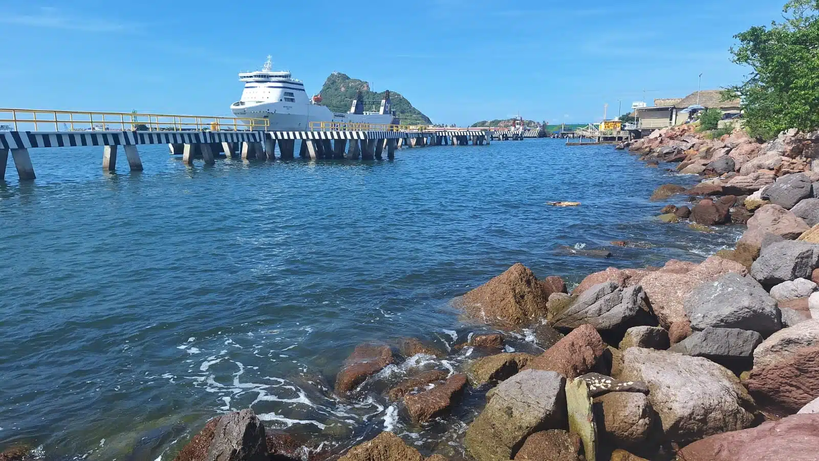 Lluvias en Mazatlán dejaron algunos deslaves