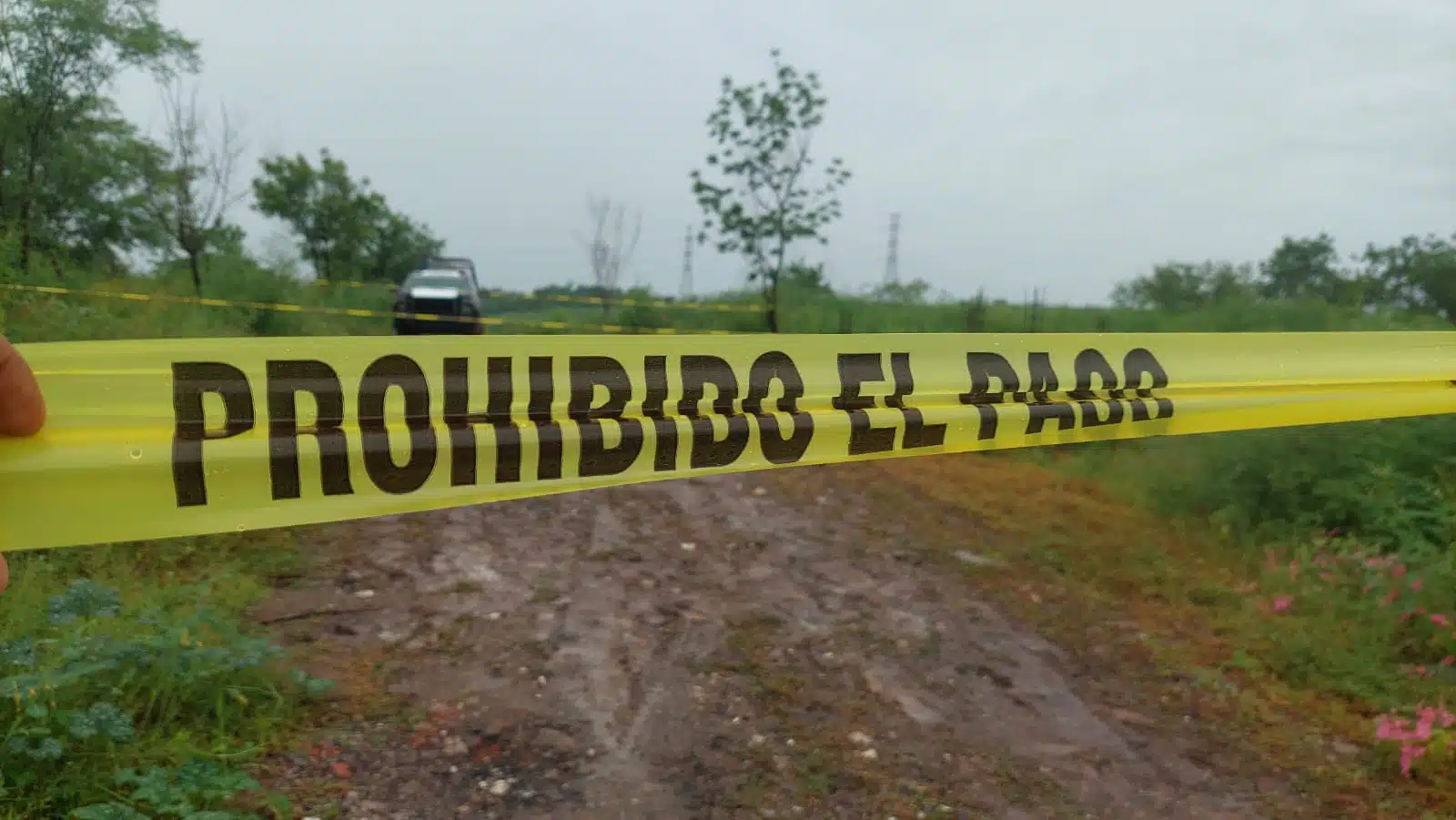 Localizan a un hombre asesinado en un camino de terracería al nororiente de Culiacán