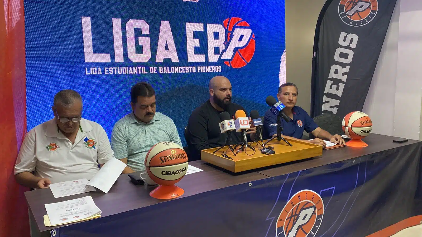 Los Pioneros Baloncesto