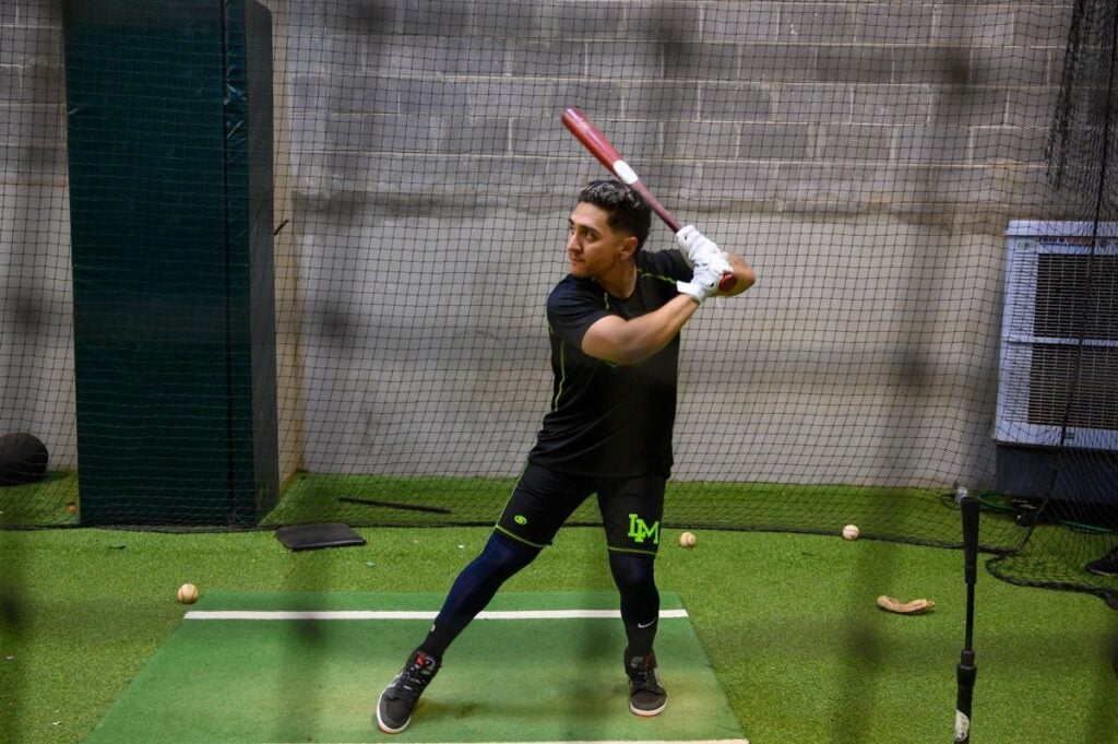 El bateador ambidiestro, Marco Jaime, ya en los entrenamientos.