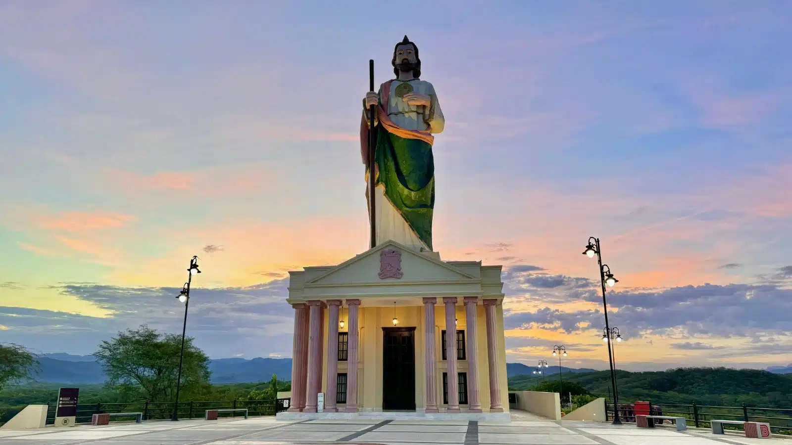 Monumental San Judas en el Mirador de Badiraguato celebra su primer aniversario