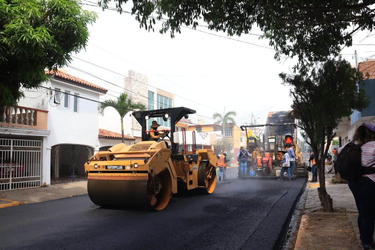 Obra de de reencarpetado en Mazatlán