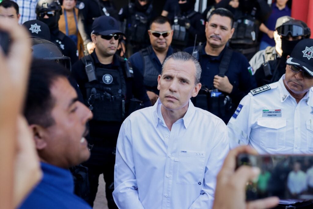 Oficinas del Ayuntamiento de Ahome siguen tomadas por “Guerreros Unidos”