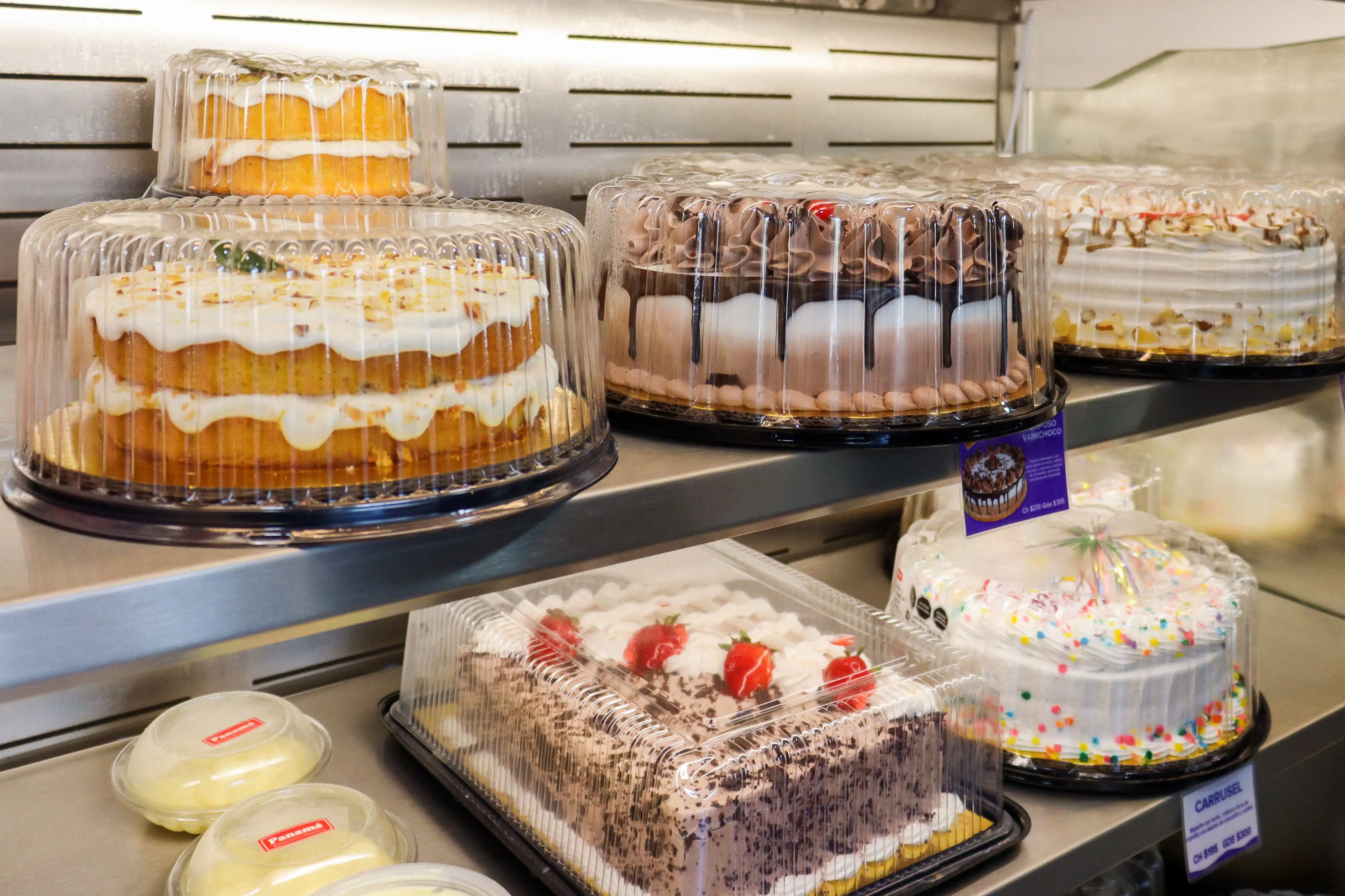 Inauguración de una nueva sucursal de Pastelería y Panadería Panamá en bulevar Pedro Anaya y Belisario Domínguez.