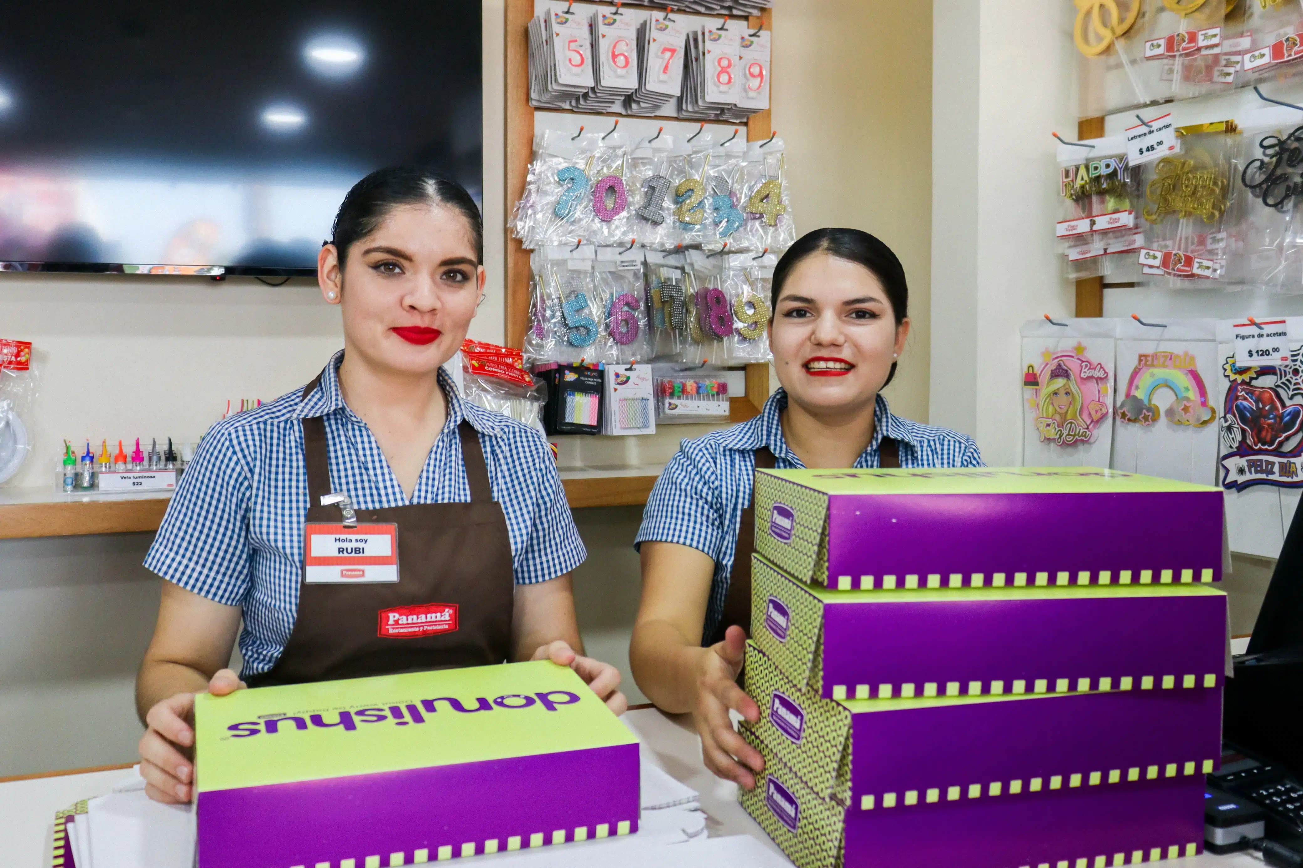 Inauguración de una nueva sucursal de Pastelería y Panadería Panamá en bulevar Pedro Anaya y Belisario Domínguez.