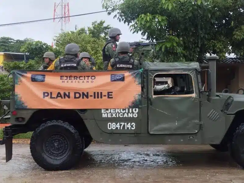 Por huracán “John”, evacuan comunidades de la zona costera de Oaxaca