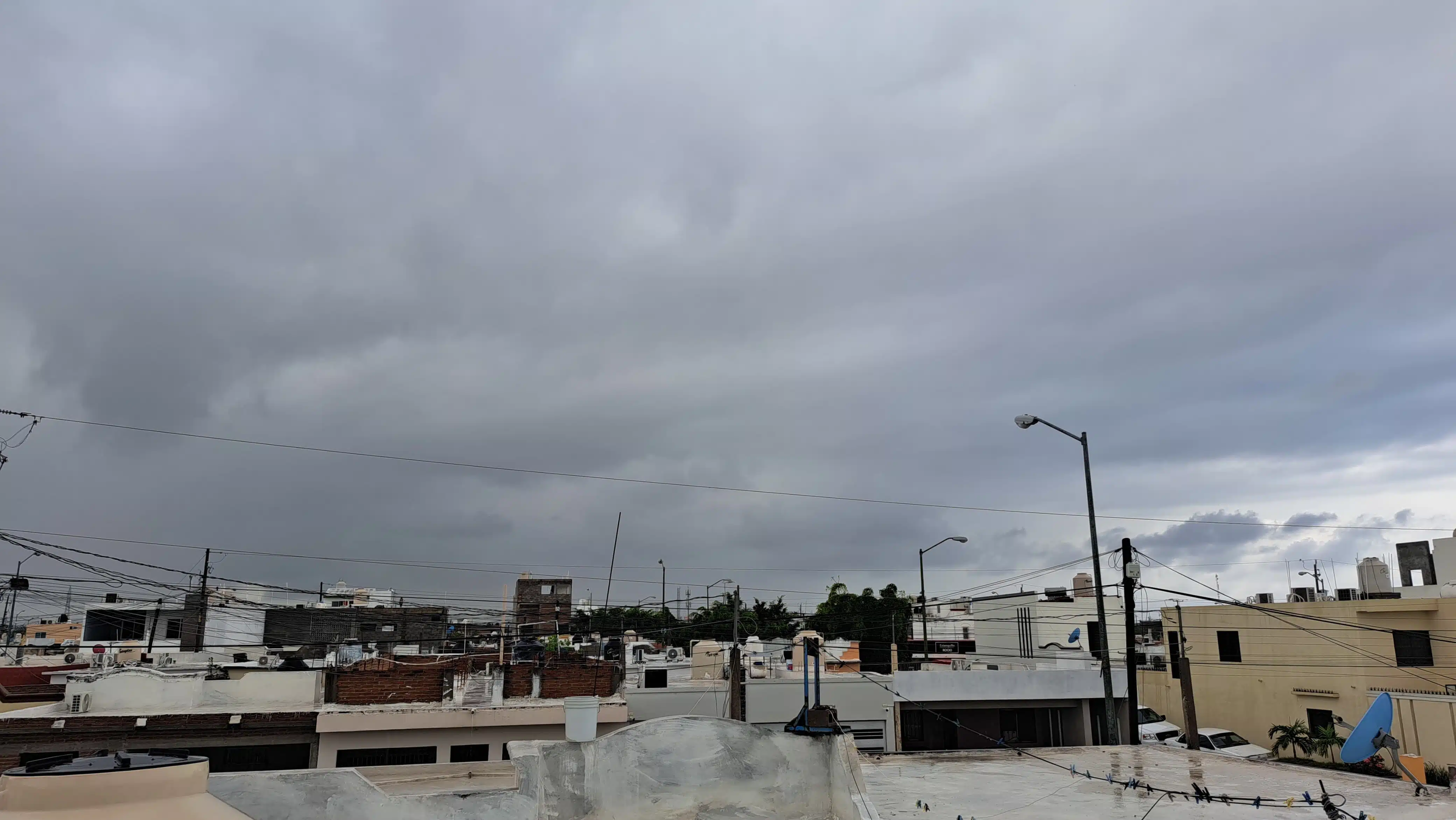 Precipitaciones sorprenden en Mazatlán este inicio de semana