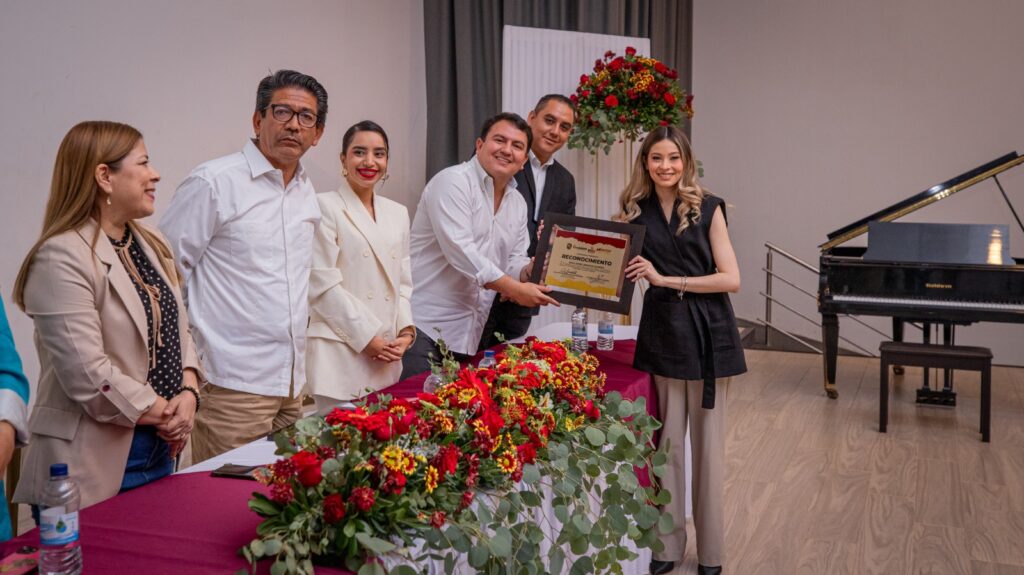 Premio al Mérito Juvenil