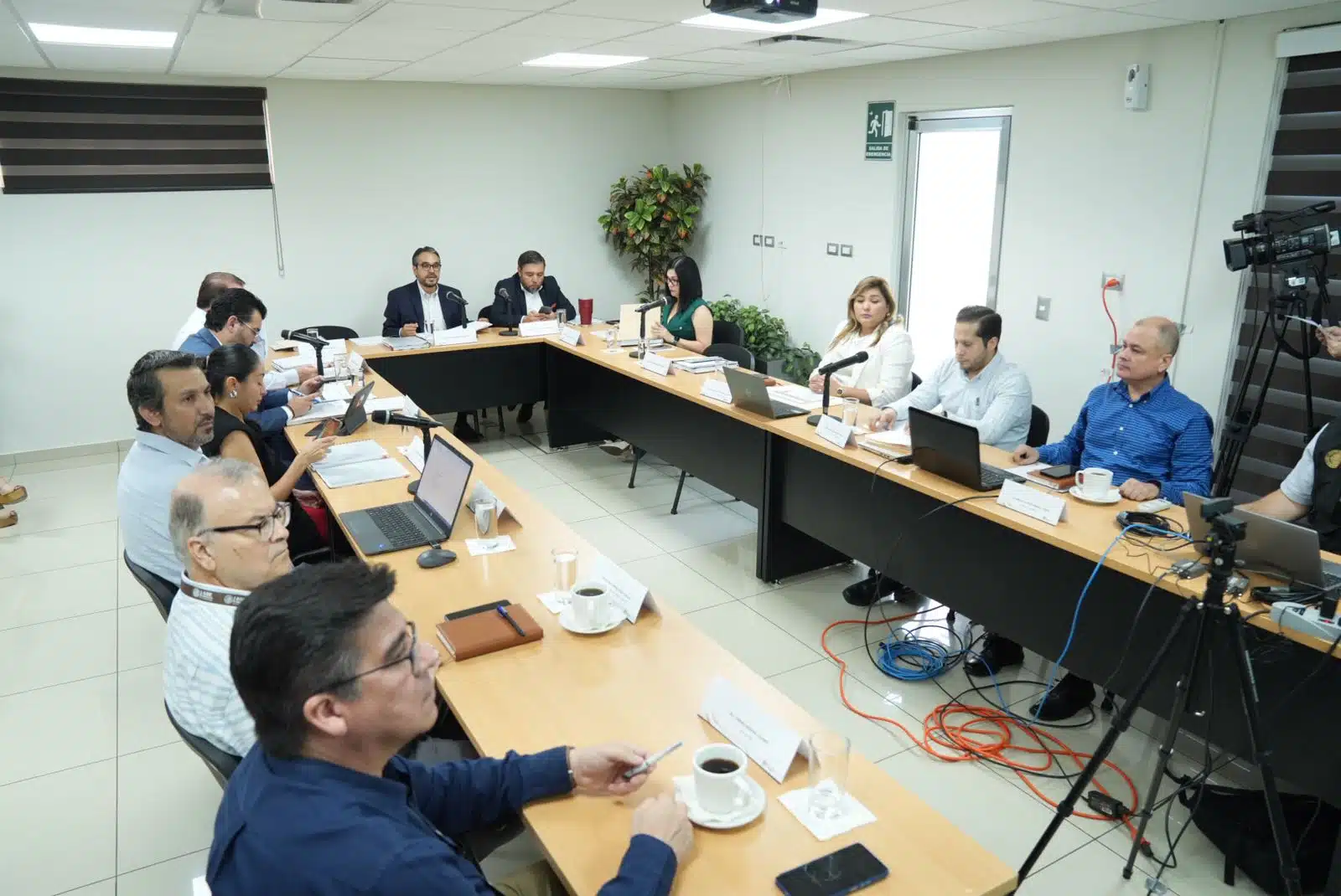 Preocupa adjudicación directa de obra en municipios