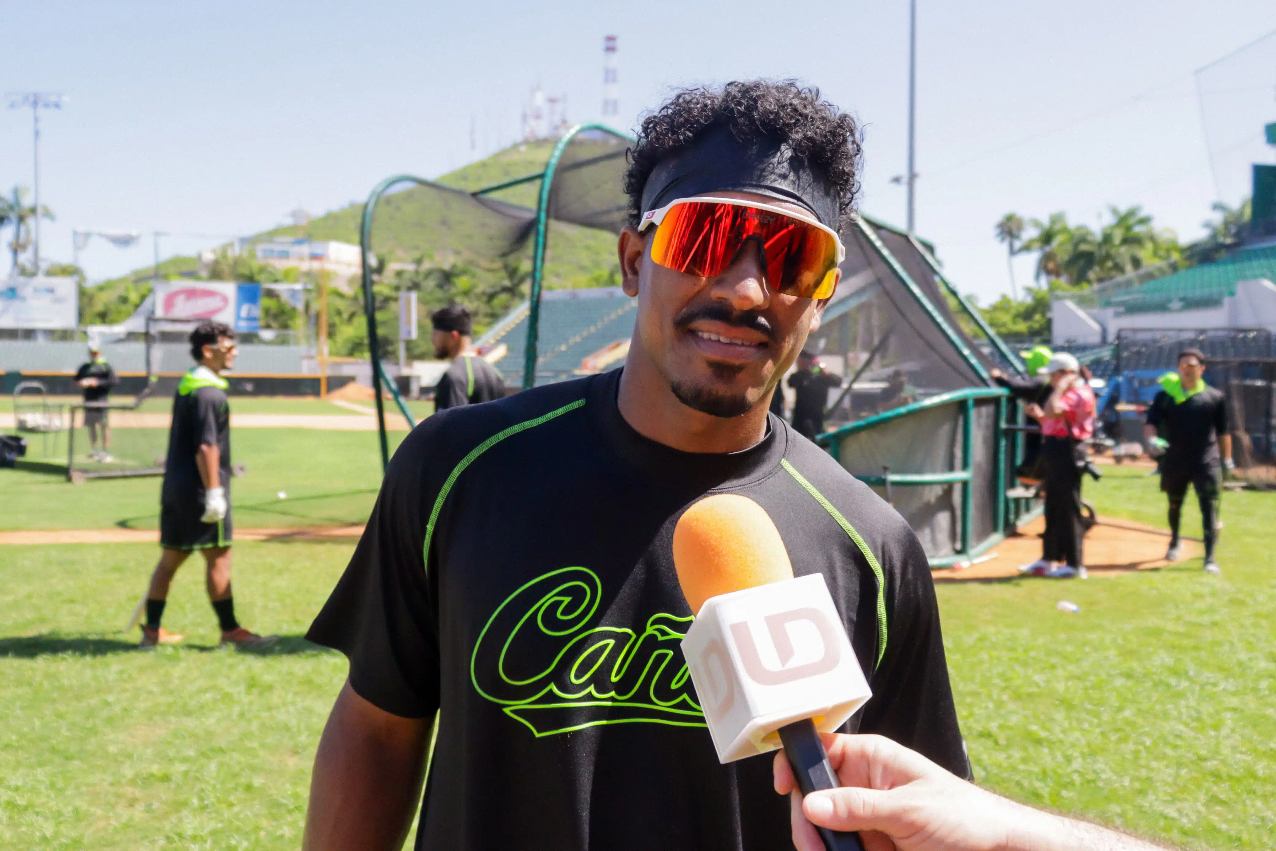 Roel Santos entrenando con Cañeros de Los Mochis