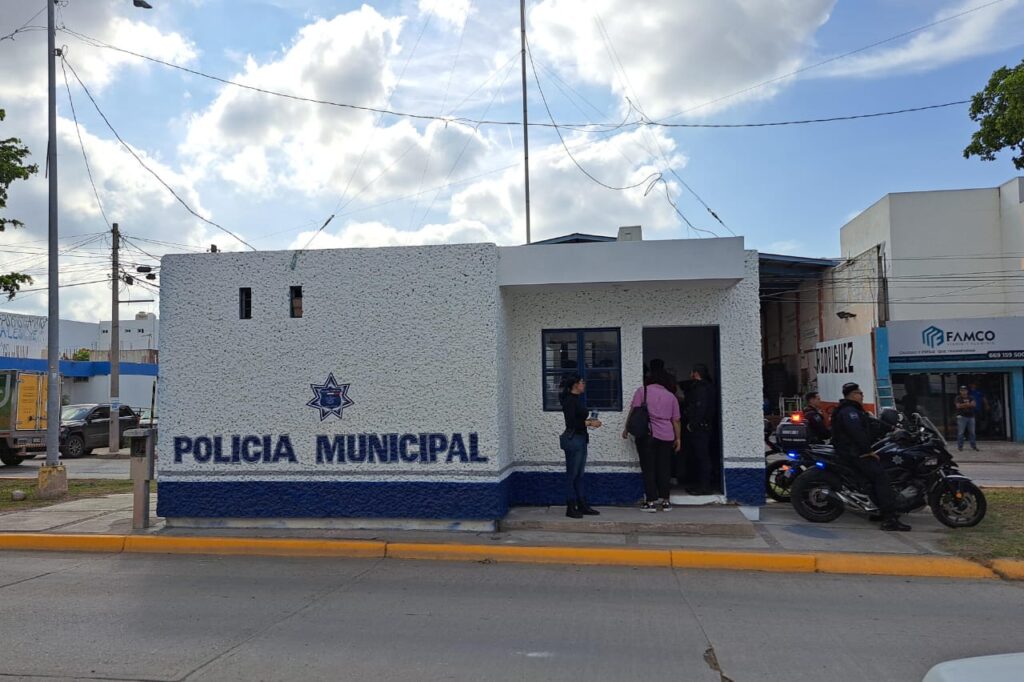 Inauguración de caseta de policía