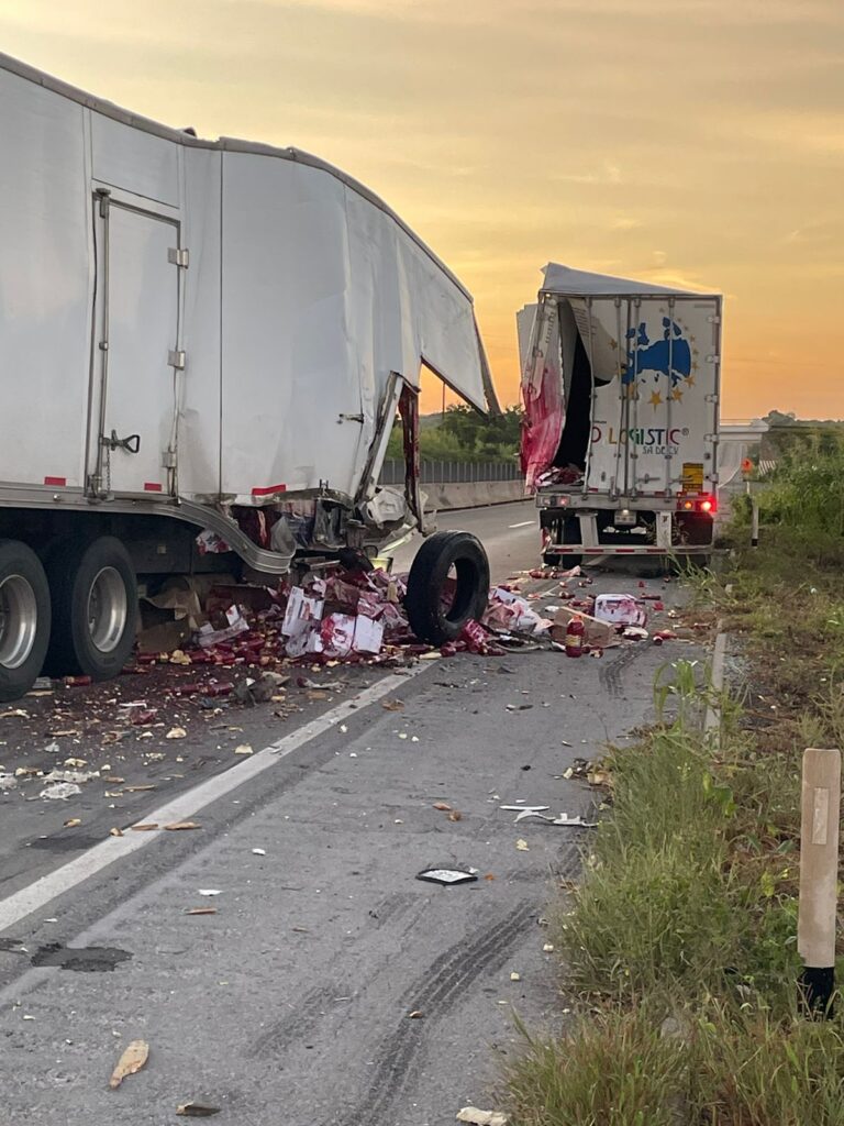 Se registra choque en la autopista Mazatlán-Culiacán