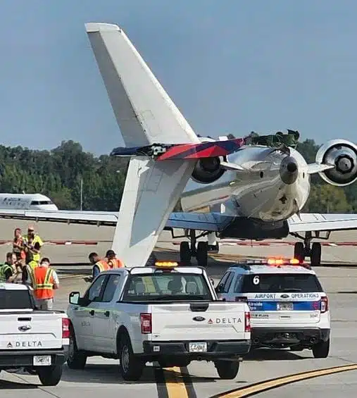 Tremendo susto tras choque de dos aviones en aeropuerto de Atlanta