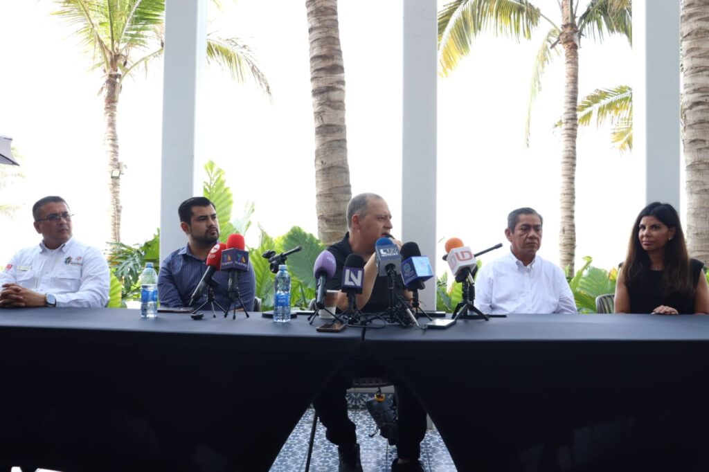 Conferencia de prensa con Juan Sebastián Marroquín para anunciar la plática “Una historia para no repetir”