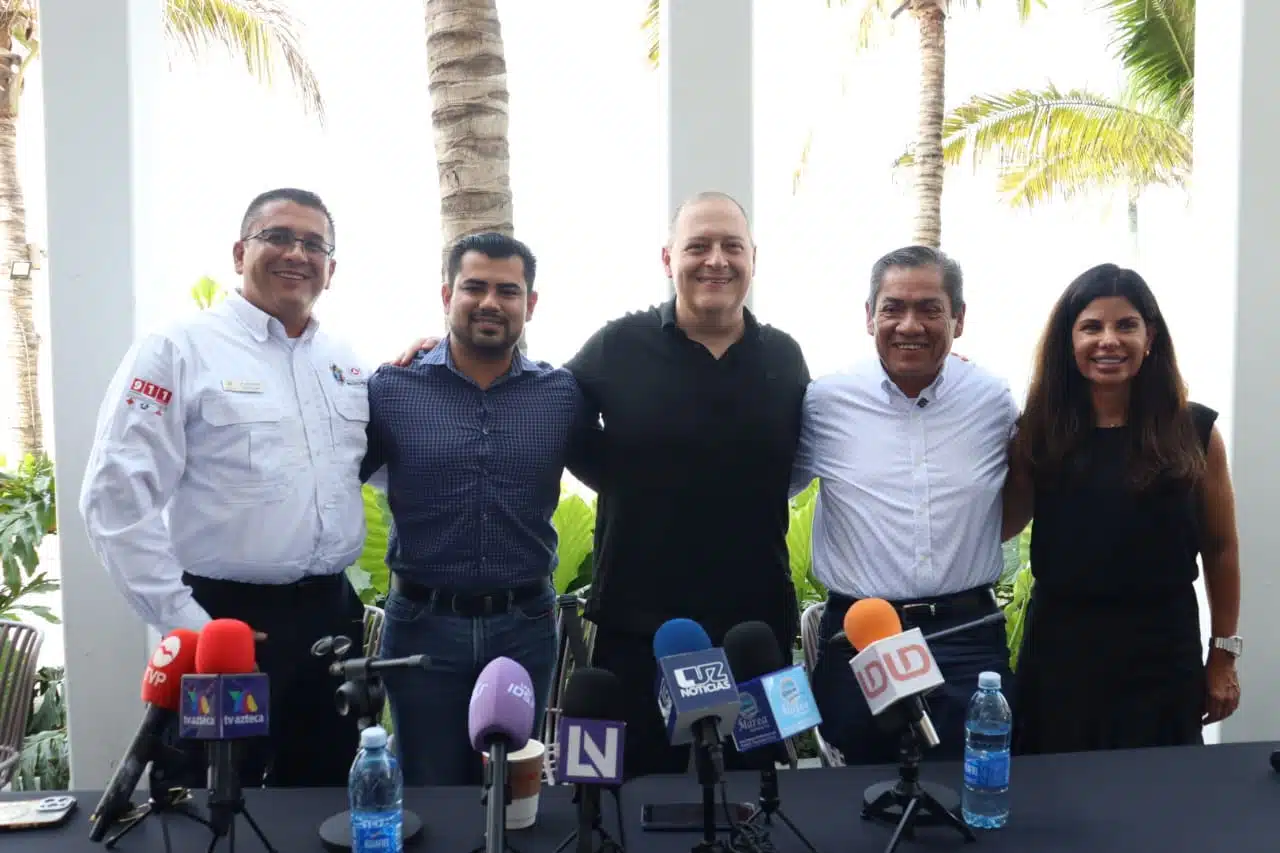 Conferencia de prensa con Juan Sebastián Marroquín para anunciar la plática “Una historia para no repetir”