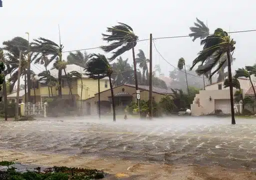 Van cuatro fallecidos por la tormenta “John”; Guerrero en alerta