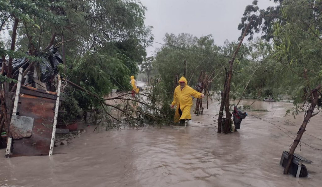 Lluvias provoca inundación en la comunidad de Corerepe