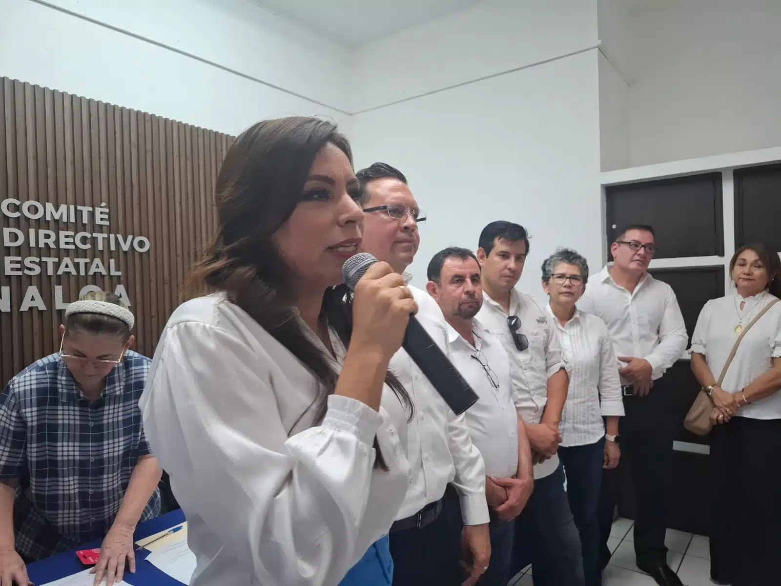 Wendy Barajas Cortés en las instalaciones del PAN Sinaloa en Culiacán