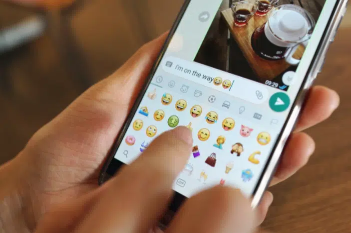 WhatsApp prepara nueva emojis ¿Cuáles son y qué significan?