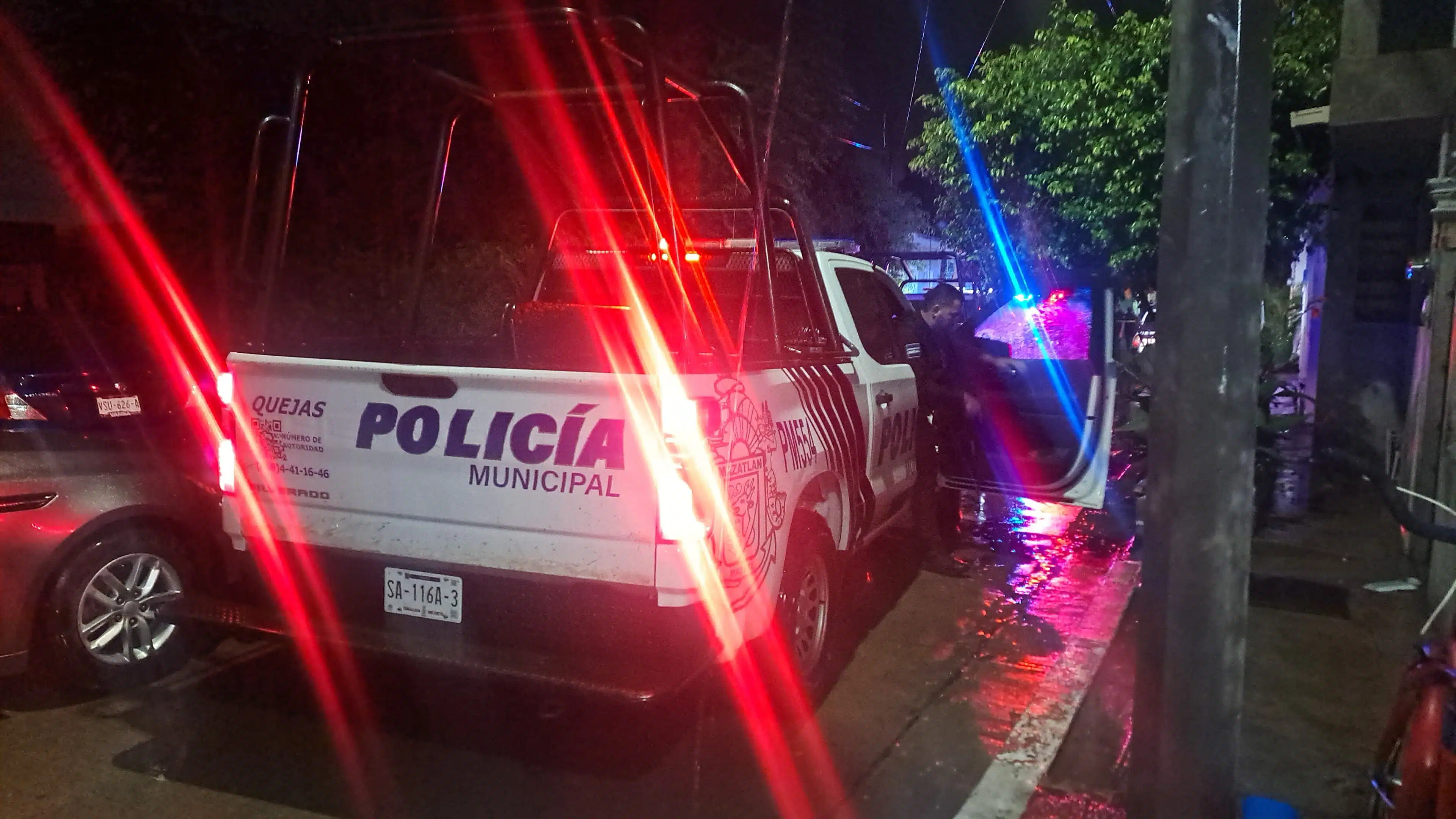 Hieren a dos personas con arma de fuego en la colonia Rafael Buelna en Mazatlán