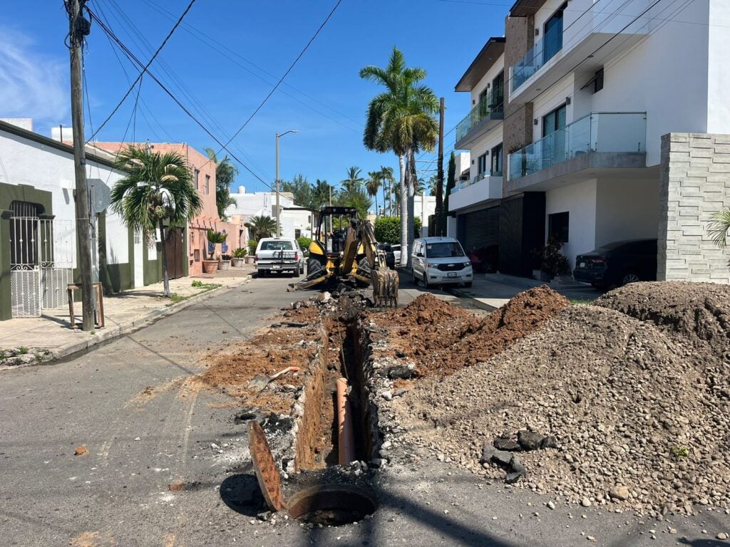 Drenaje en calle Alfonso Rosales