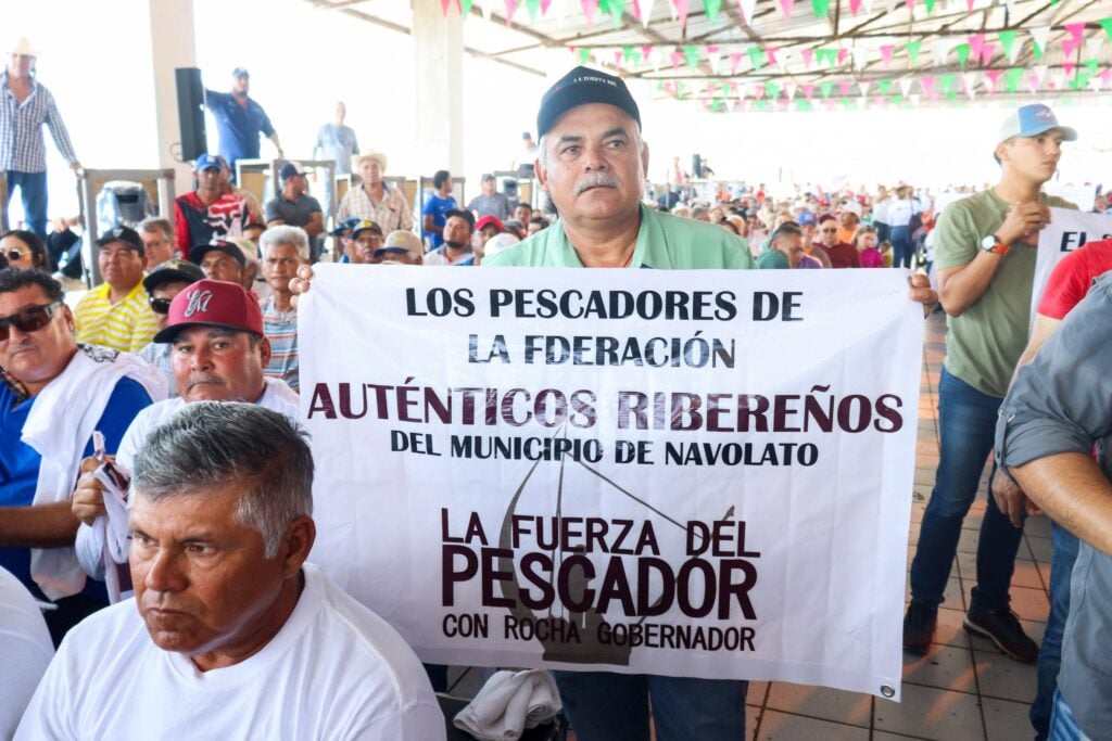 Pescadores de Topo reciben motores marinos y agradecen apoyos