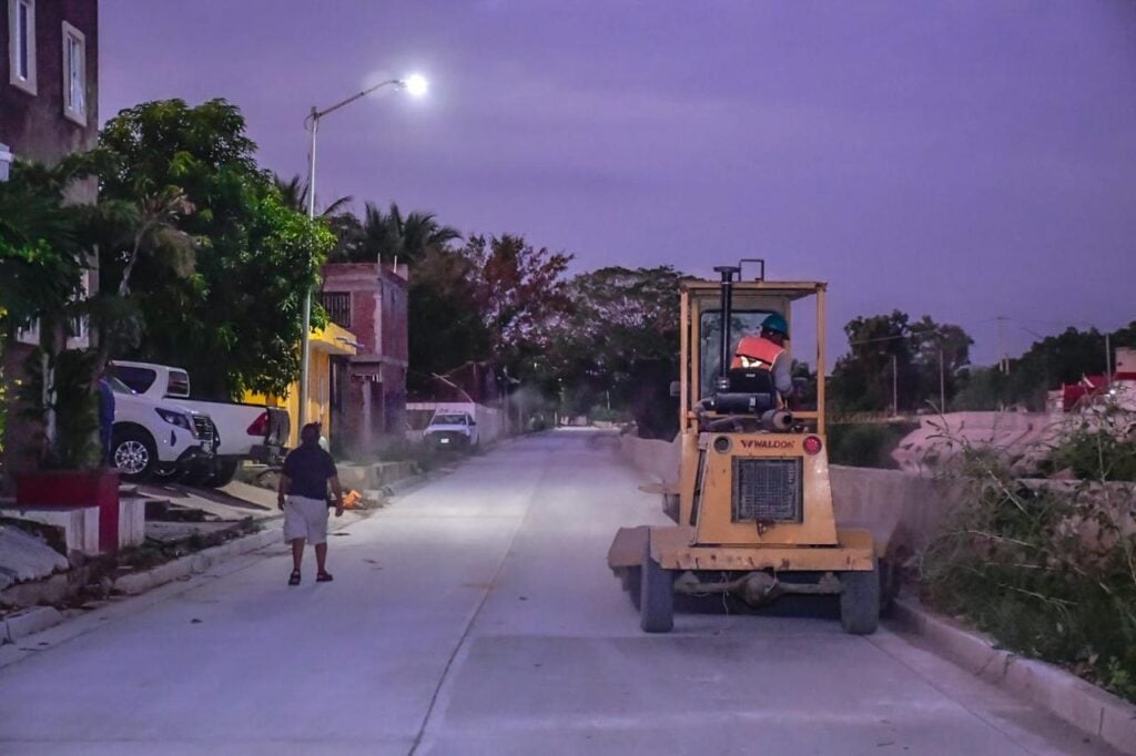 Trabajos en la avenida Framboyanes.