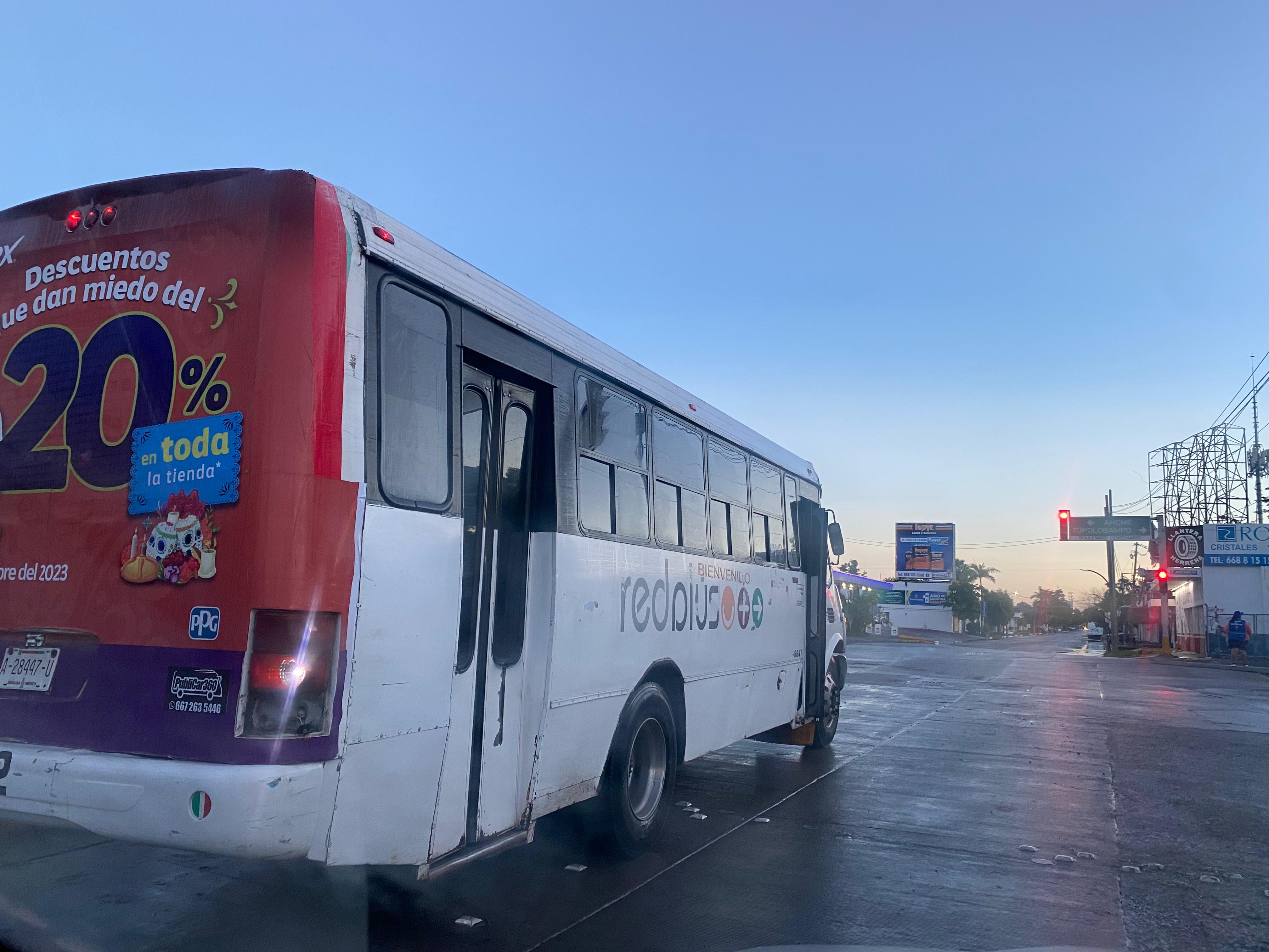 Camión urbano en Los Mochis