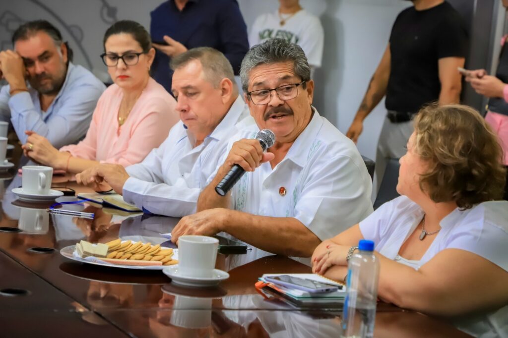 Reunión del gobernador con empresarios