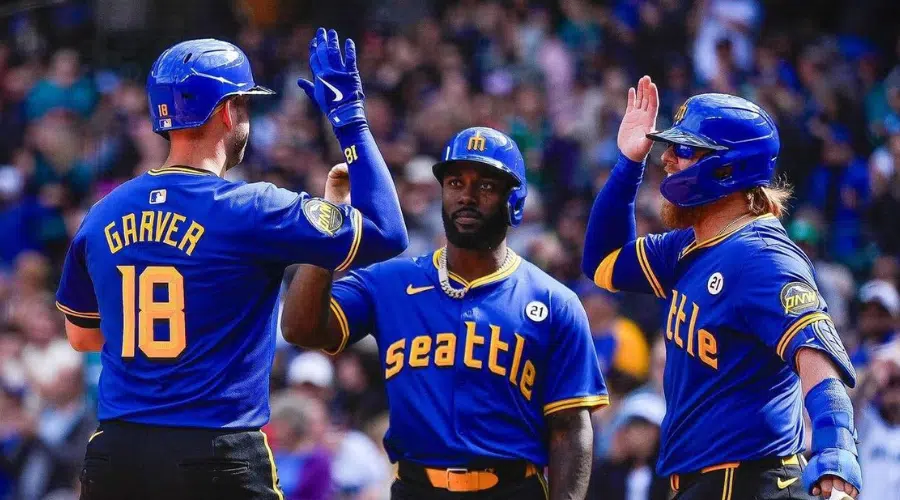 El pelotero cubano-mexicano sumó su vuelacerca número 20 de la temporada, apoyando en la blanqueada de los Marineros sobre Rangers en el T-Mobile Park