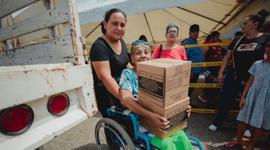 Son más de 10 mil despensas las entregadas a familias de colonias y comunidades de Culiacán y a músicos