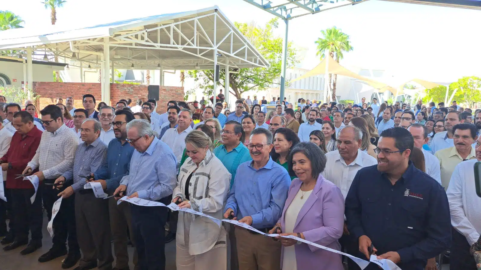 Inauguración de laboratorios y aulas