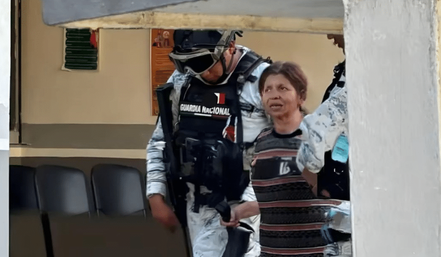 Elementos de la Guardia Nacional rescatan a Doña Lety