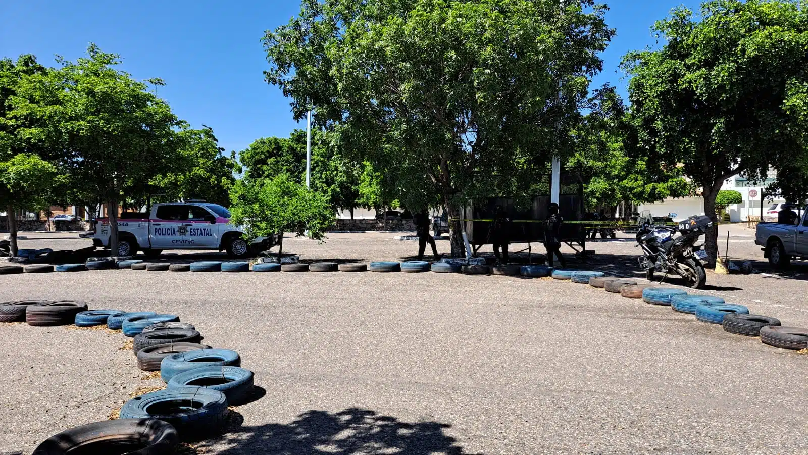 Policía Estatal Preventiva en plaza comercial ubicada en la colonia La Campiña