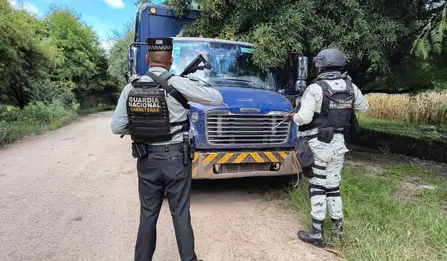 Camión de cerveza recuperado por la Guardia Nacional