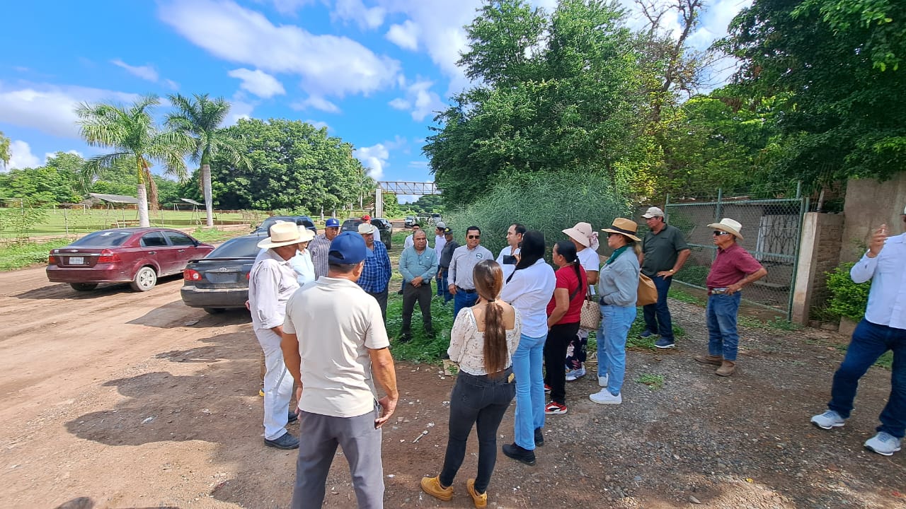 Vecinos del ejido Guasave