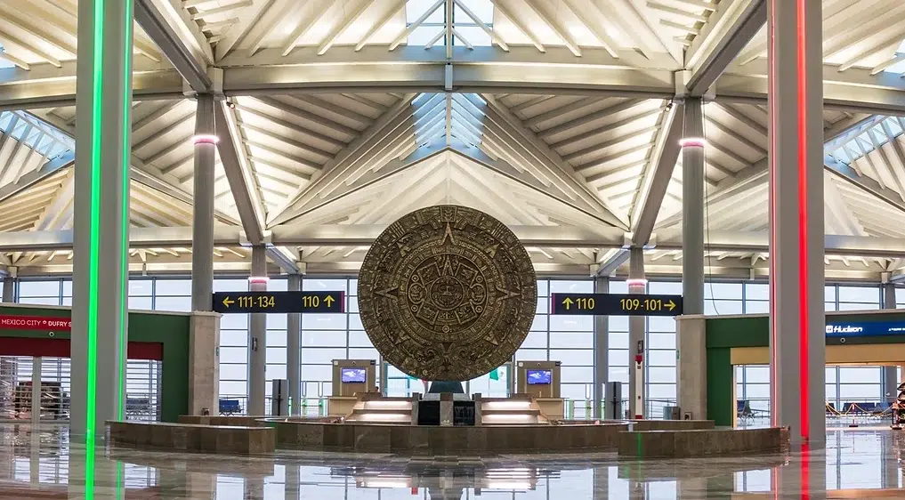 Entrada del Aeropuerto Internacional Felipe Ángeles