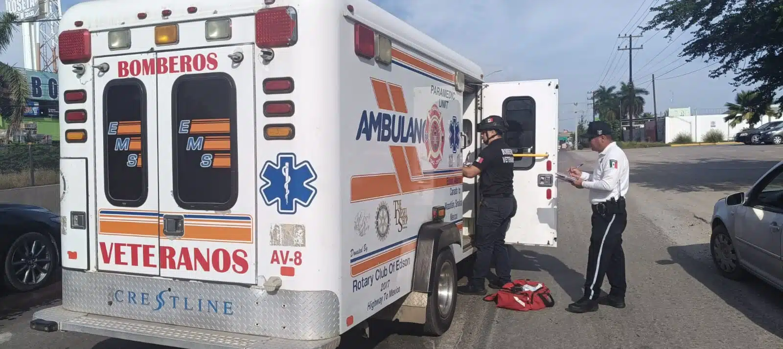 Ambulancia de Bomberos Veteranos.