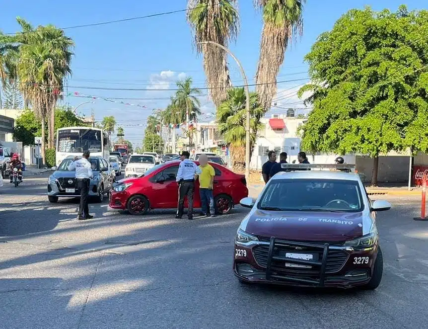 Elementos de Seguridad en el lugar del accidente vial.