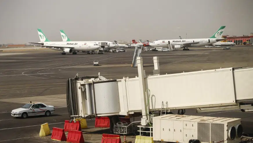 Irán suspende vuelos en aeropuertos de todo el país tras temor por represalia de Israel