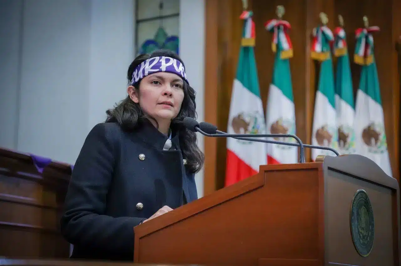 Almendra Negrete solicita licencia para separarse del cargo como diputada para no “dobletear”