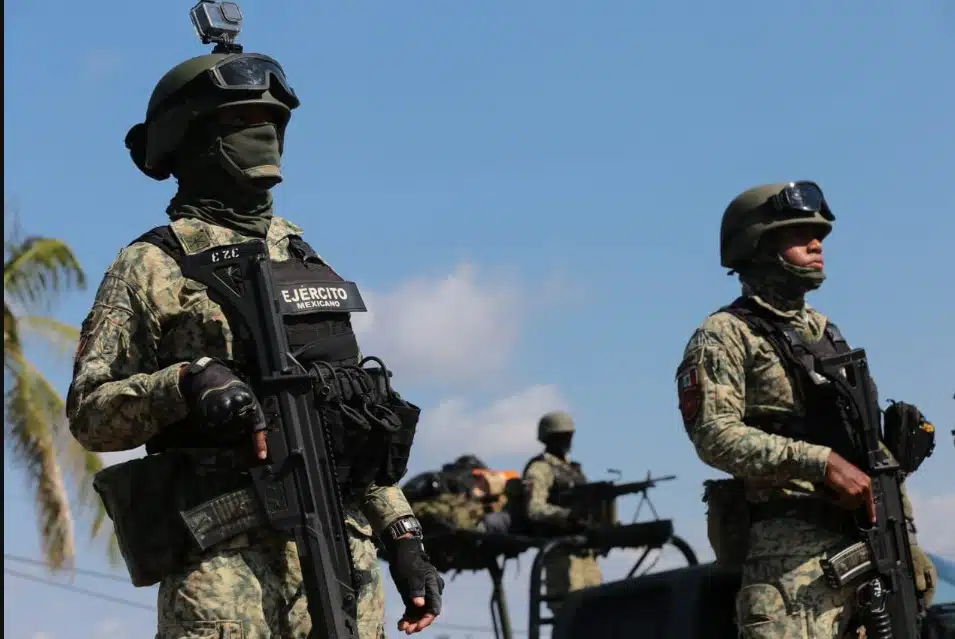 Aseguran arsenal en Costa Rica, reportan pistoleros y robo en Culiacán