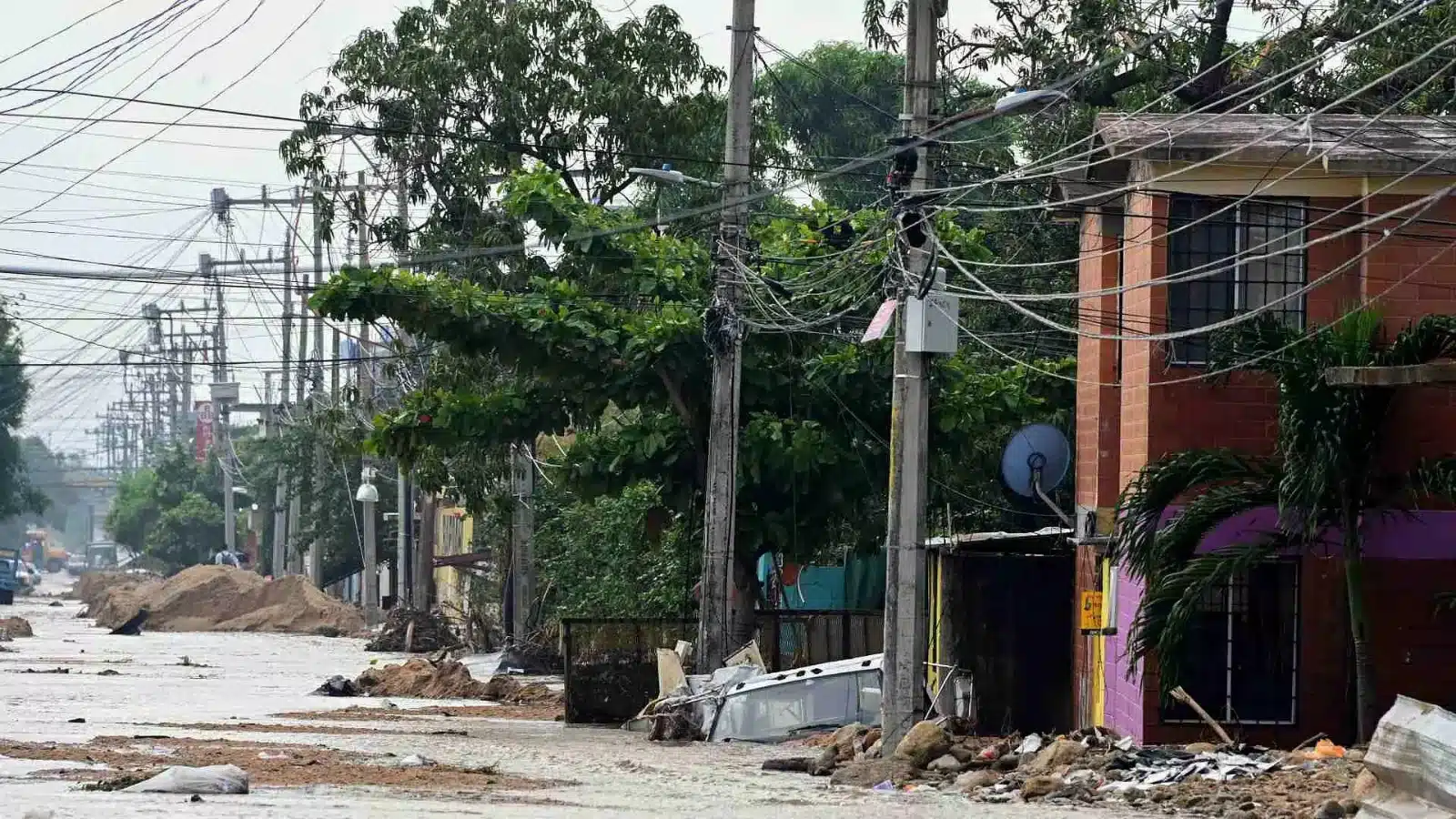 Autoridades suspenden clases en Guerrero por la depresión tropical Once-E