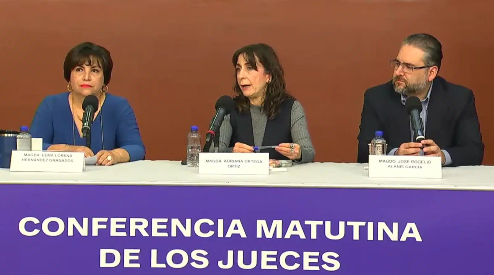 Conferencia matutina de los jueces