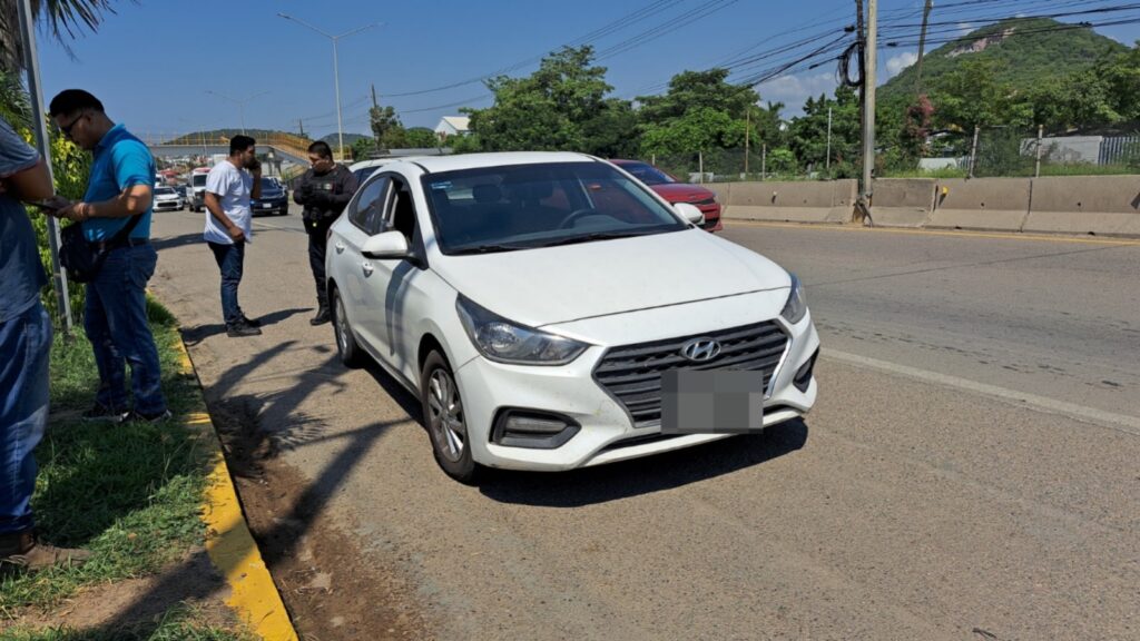 Choque por la México 15 en la salida sur de Mazatlán afecta el paso vehicular