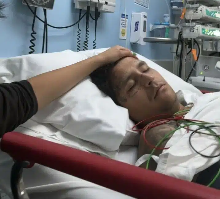 Christian Nodal es hospitalizado; cancela su concierto en Pachuca