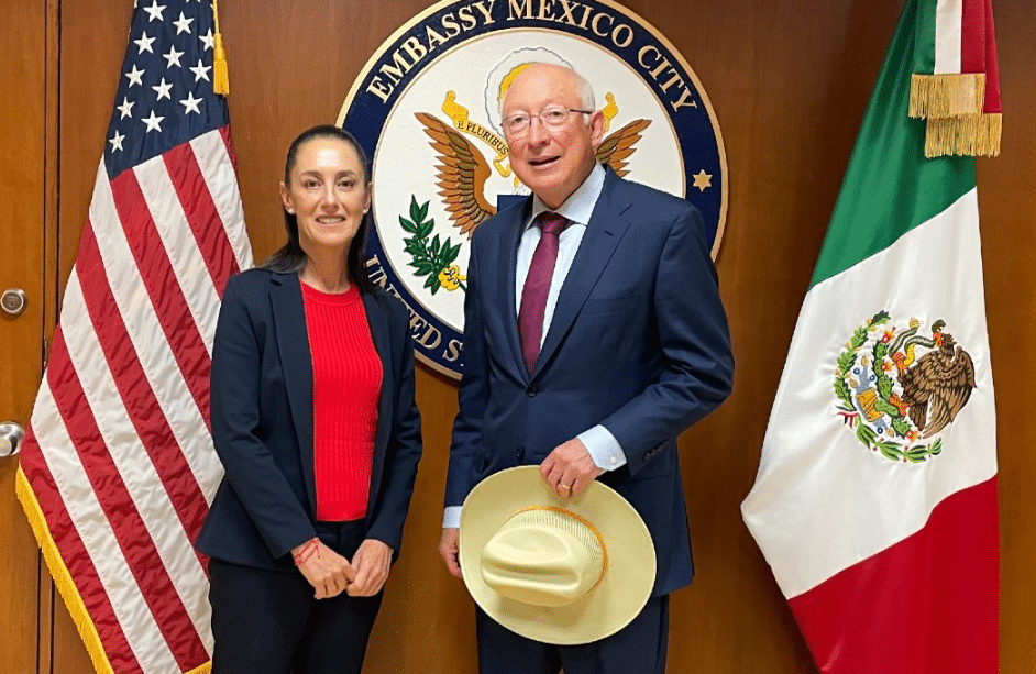 Ken Salazar felicita a Sheinbaum por su llegada a la Presidencia: 
